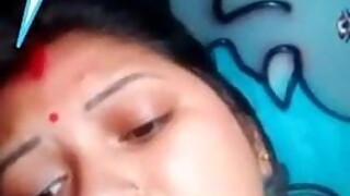 Indian desi wife Show her boob